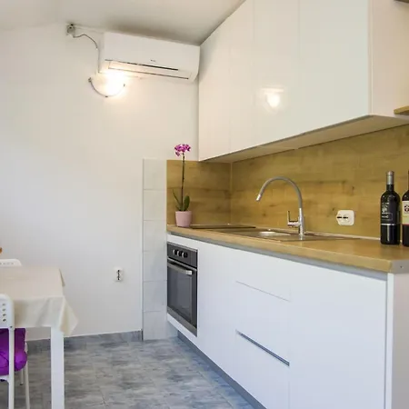 Robinson Danica 2 Apartment *